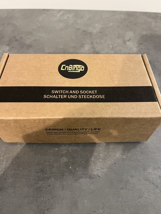 Întrerupător de lumină din sticlă cu priza si slot USB si USB C - nou