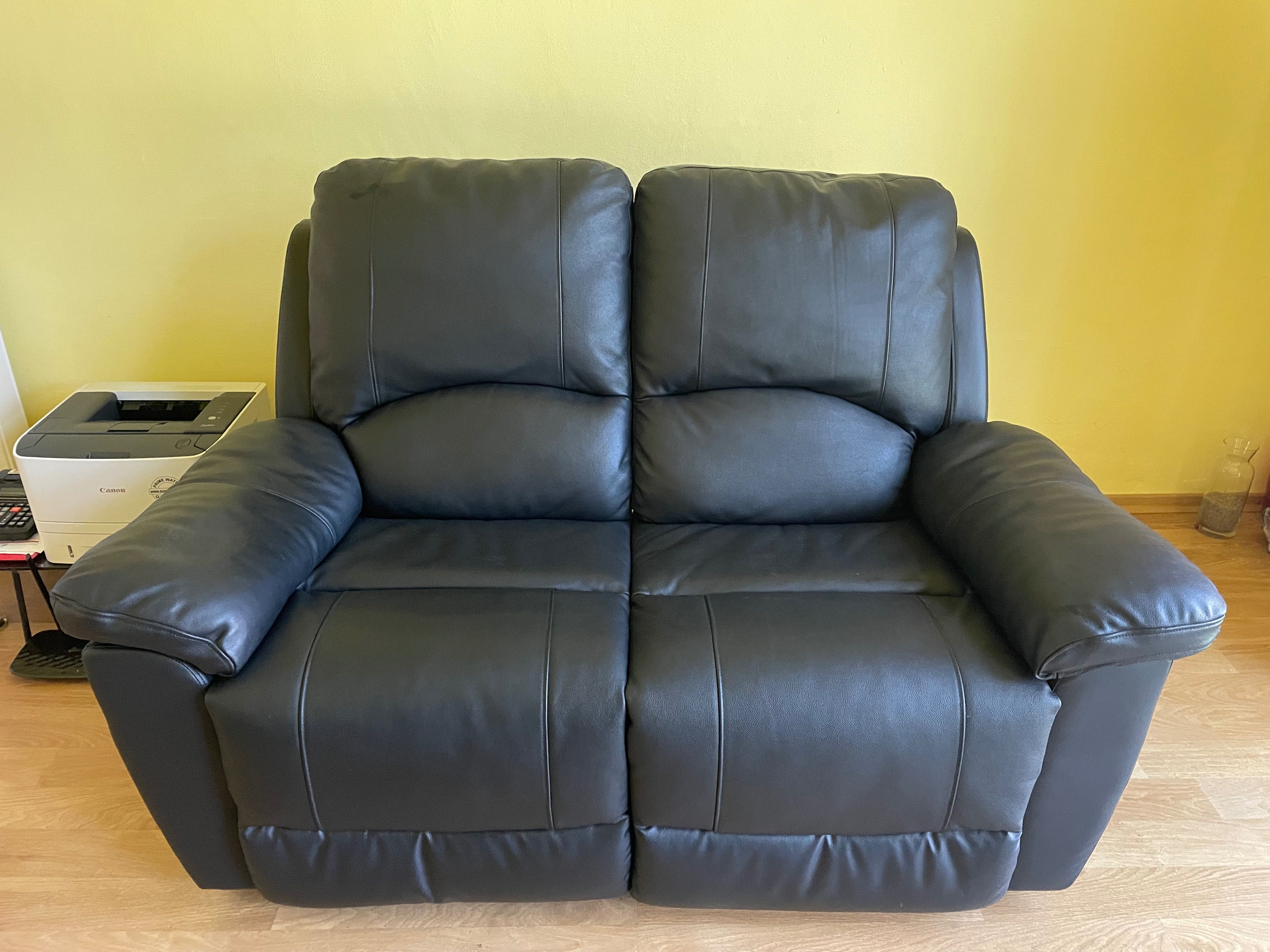 Vând Canapea recliner 2 locuri piele eco – confort și stil, ca nouă!