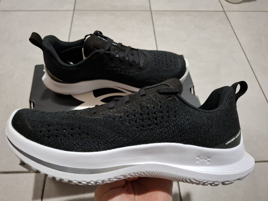 Under Armour Velociti 4