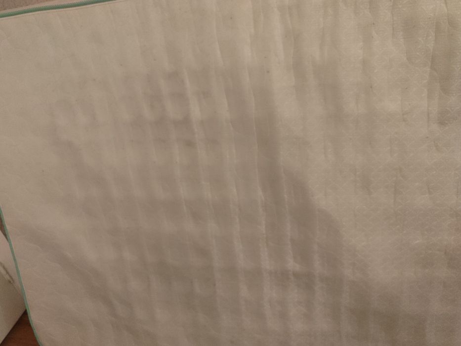 Матрас даром на кровать полуторку