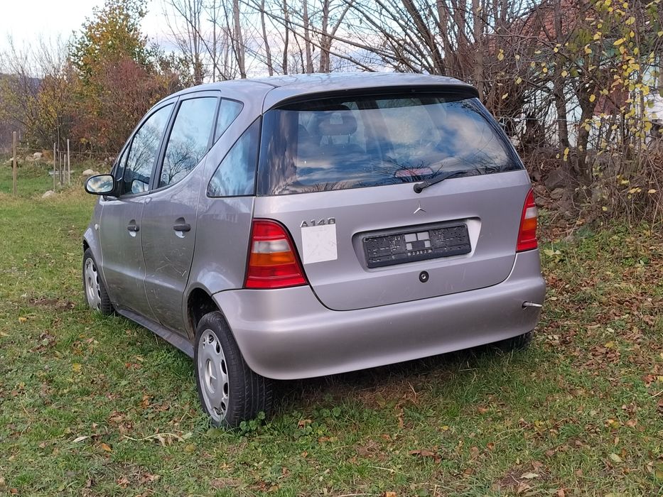 Mercedes de vînzare pentru piese de schimb.