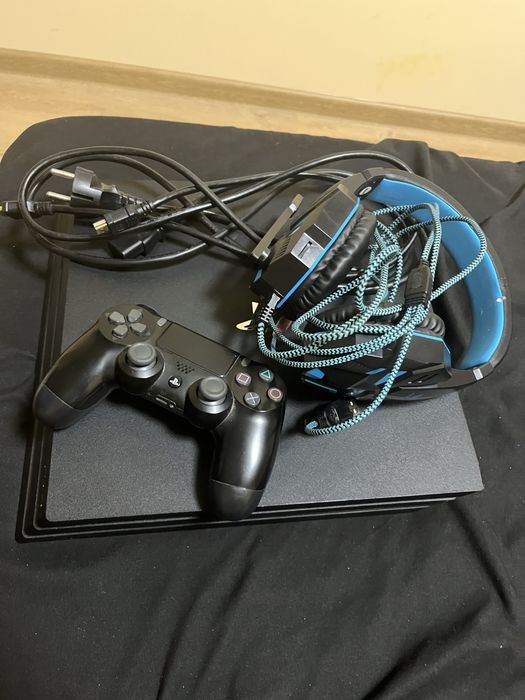 ! Playstation 4 PRO + 10 игри + джойстик + слушалки с мик. (ПОДАРЪК) !