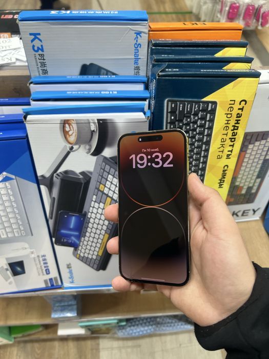 Продам 14 про макс Срочно все работает