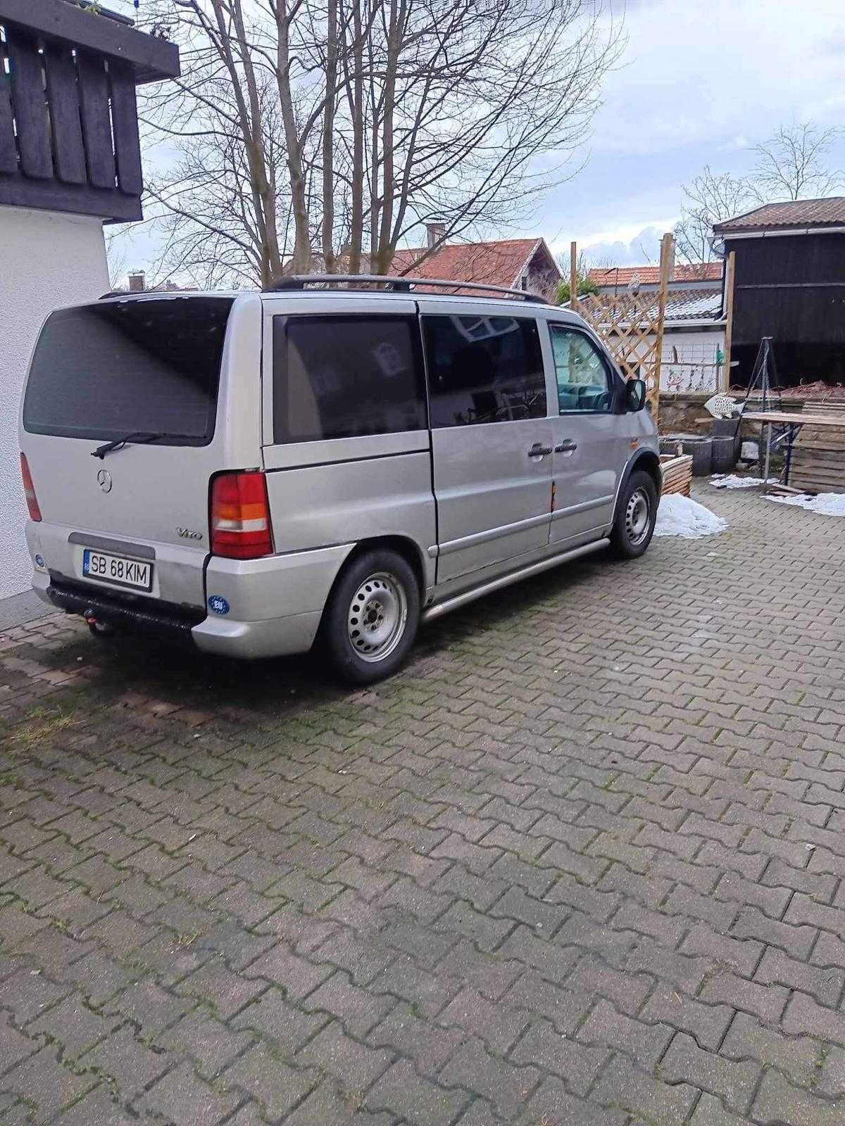 Vând Mercedes vito