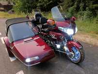 Vand Honda Goldwing 1800 cu atas de 2 locuri, 105 000 km.