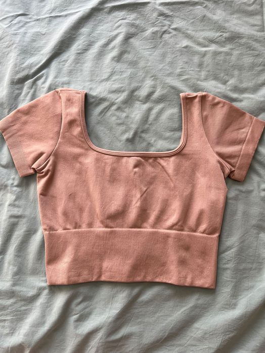 Crop top Guess, culoare bej