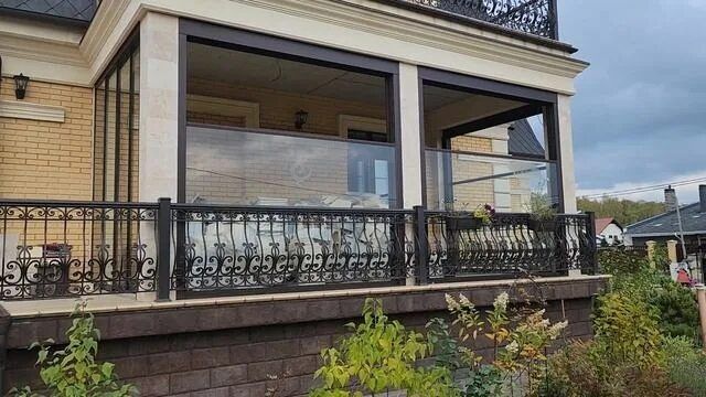 Витражи | Алюминий | Гильотинные вертикальные системы