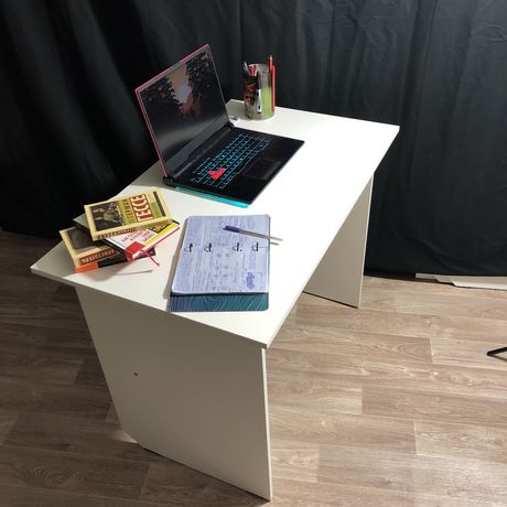 Компьютерные столы для учебы и фриланса