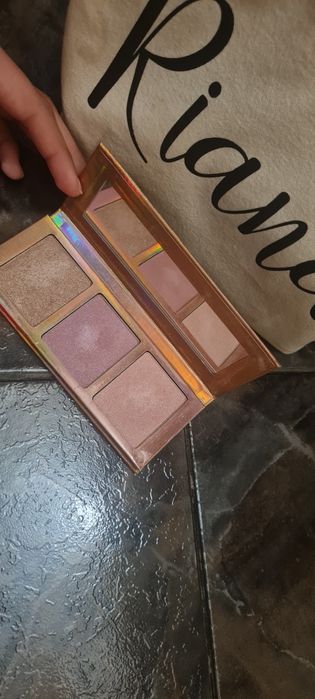 Highlighter palette