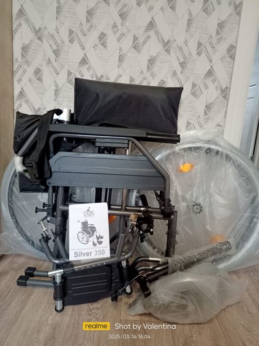 Памперсы для взрослых ,,L,, пиленки, коляска инвалидная ,пена очистите