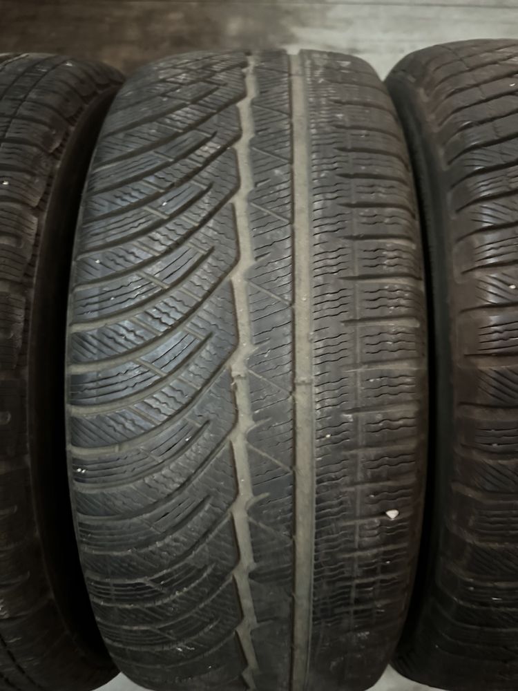 Anvelope 235/55 R17 MICHELIN de iarna