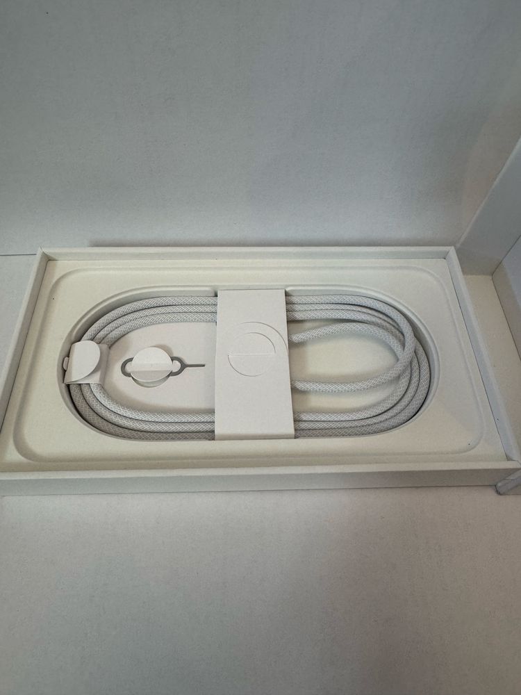 НОВ apple iphone 16e 128gb white с гаранция