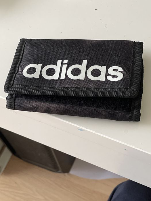 Протфейл на Adidas