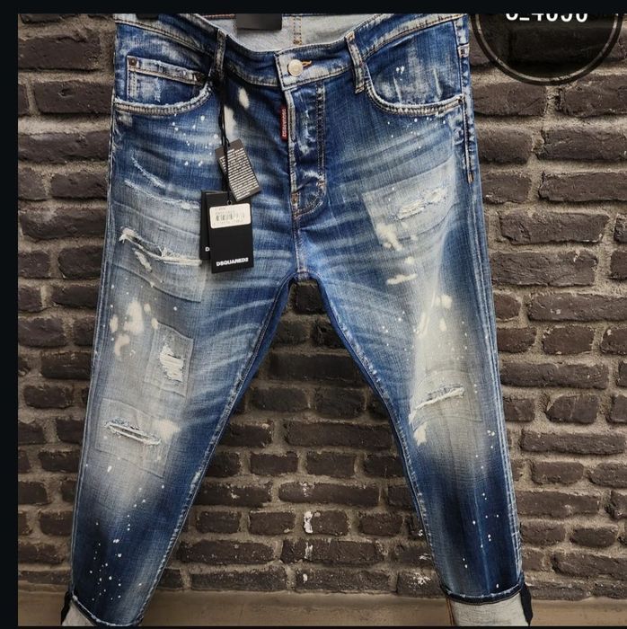 Vând blugi dsquared