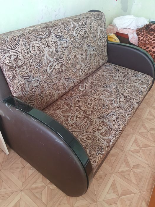 Диван б/у, в хорошем состоянии.