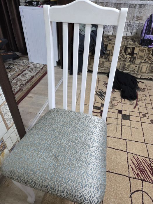 Продам стулья в хорошем состоянии.