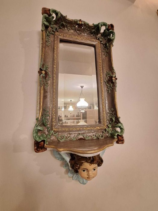 Oglindă vintage cu heruvim recondiționată manual, din rășină