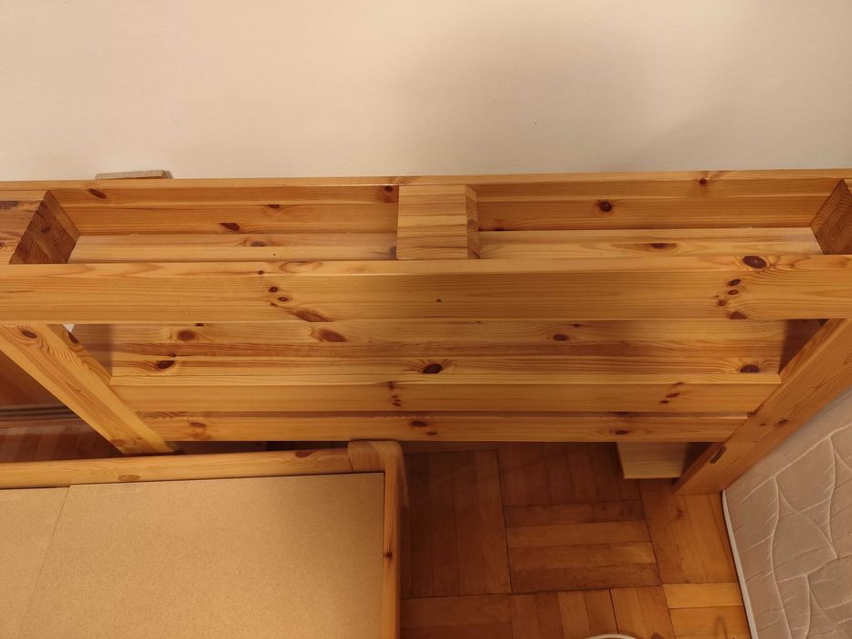 Vand tablie/spatar de pat din lemn masiv