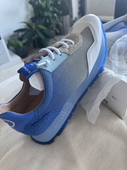 Чисто нови спортни дамски обувки Hispanitas