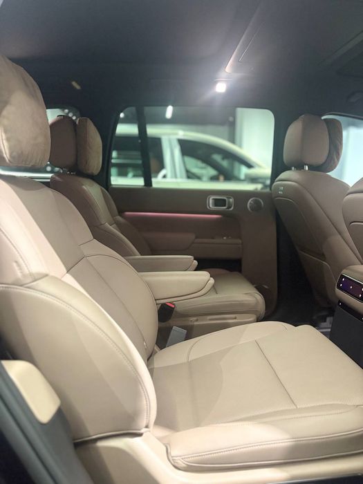 Lixiang 9 ultra qora salon nalichi