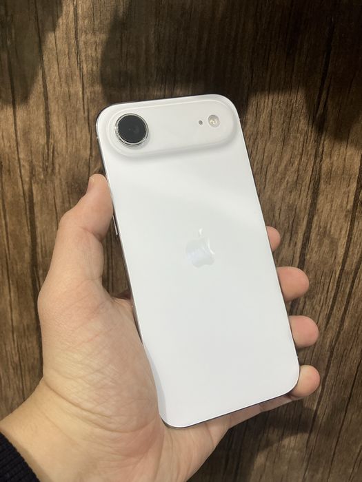 iPhone Air 256 Cloud White