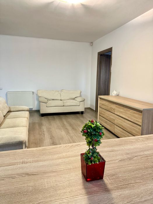 Apartament de închiriat - 3 camere, de la proprietar