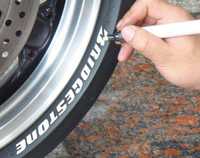 Маркер перманентен за надписи върху гуми бял