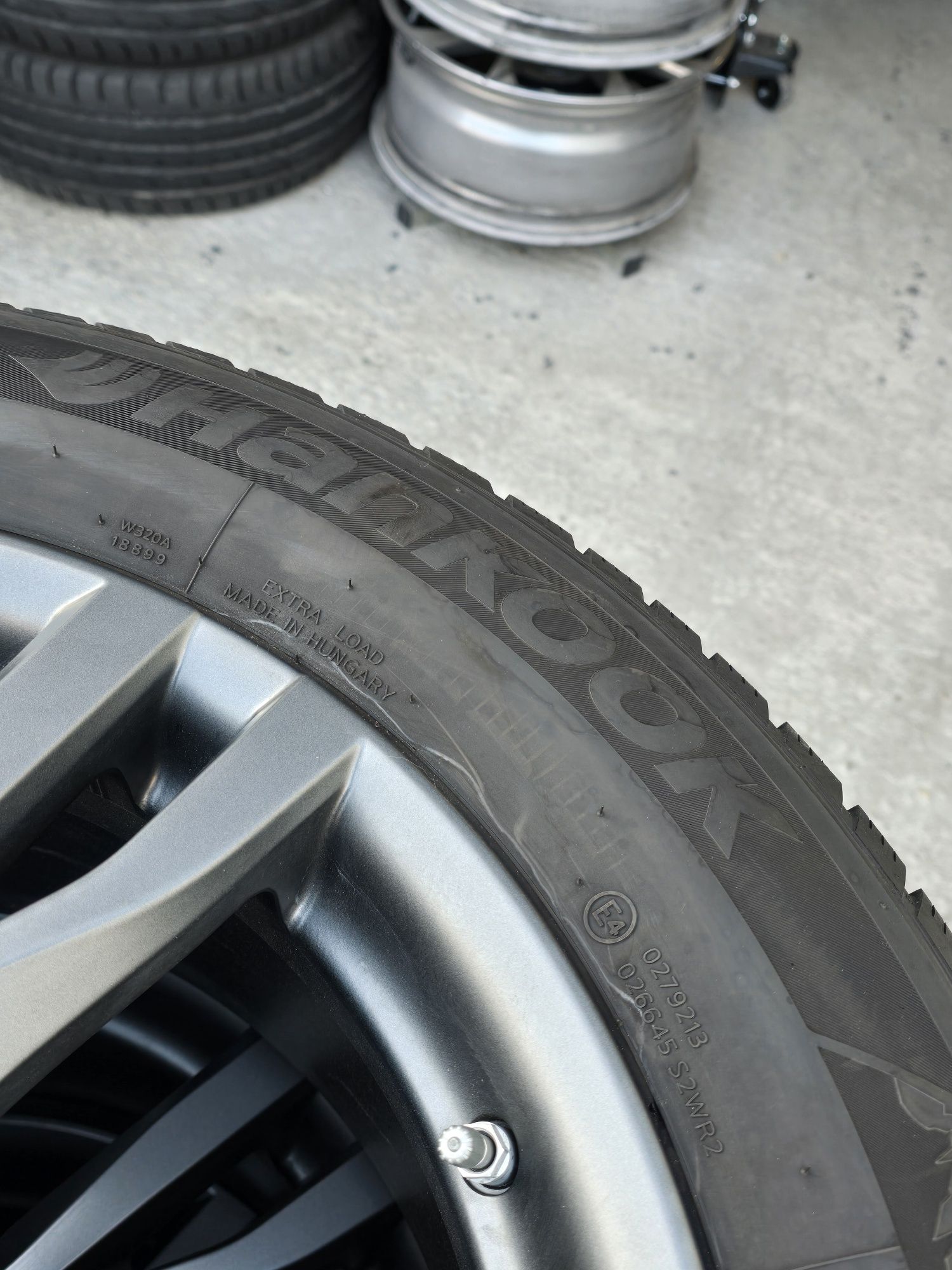 2 Броя 235/60/18 Hankook 6,5mm