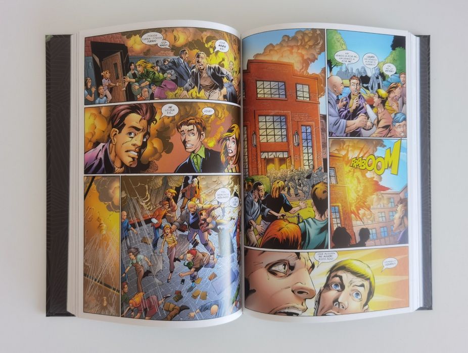 Carte benzi desenate Spiderman comic roman grafic limba spaniolă NOUĂ