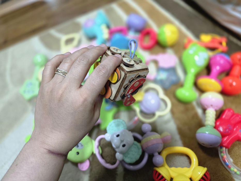 Срочно продаётся детские игрушки погремушкы