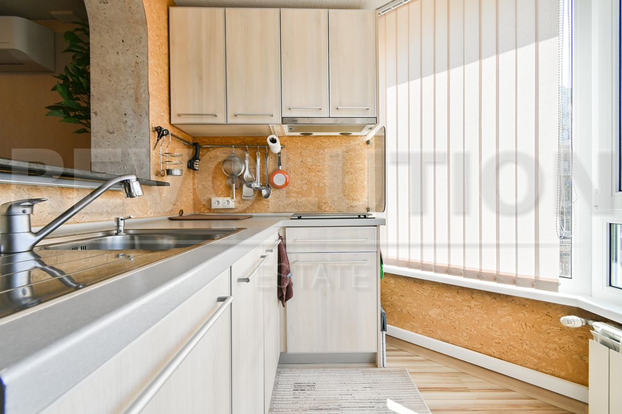 Продава се Тристаен апартамент в София, Овча купел - 110 кв.м за 2400 €/кв.м - Снимка #8