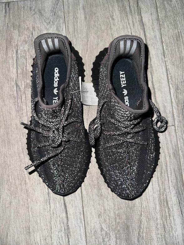 Yeezy 350 V2 black REFLECTIVE