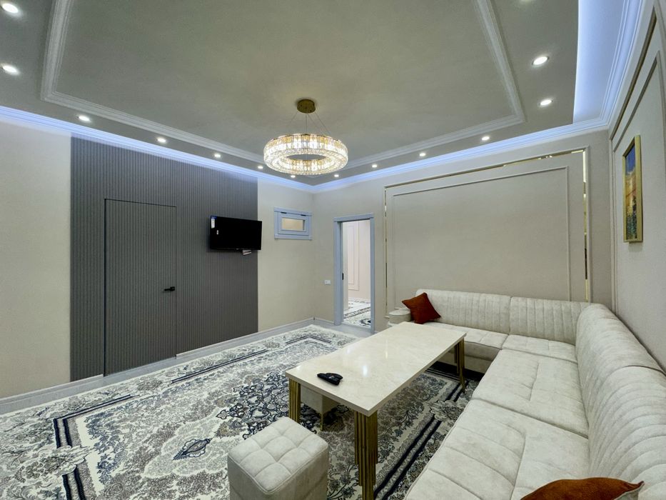 4х комнатная квартира, на 3 этаже. Рудакий.