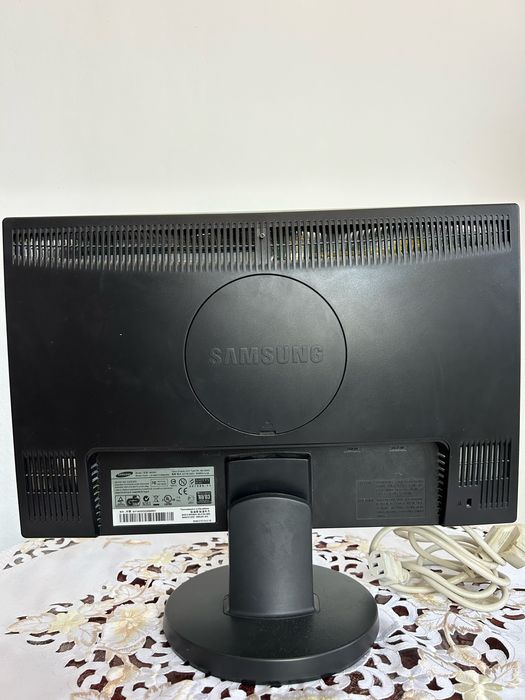 Monitor LCD Samsung 943SN