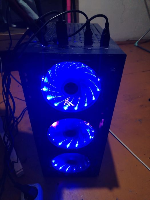 Intel core i3 12100, AMD Radeon RX 5600XT, 16Gb озу, 450Gb ssd