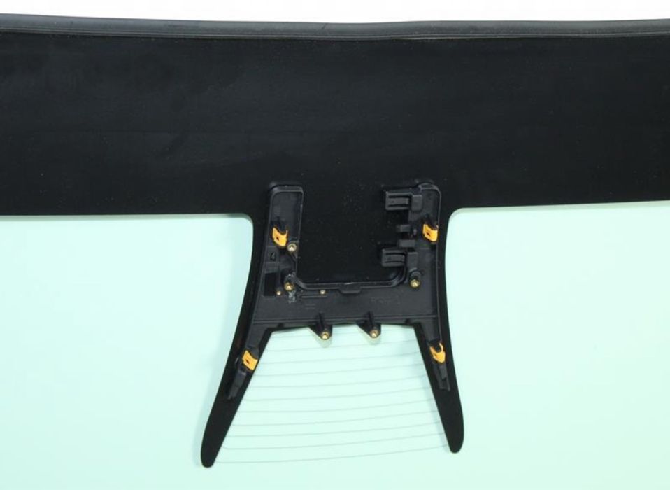 Предно стъкло Tesla Model Y 2020+