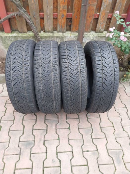 Anvelope iarna (4-buc.) VREDESTEIN  Suv  225/65 R 17 Stare f. buna !
