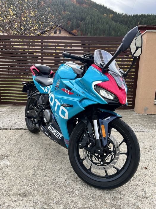 CFMOTO 300SR motocicleta