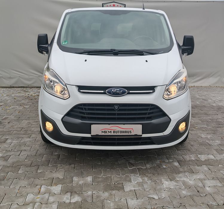 Ford transit custom 2.2 tdci An 2015 8+1 Locuri Garanție. 12 Luni