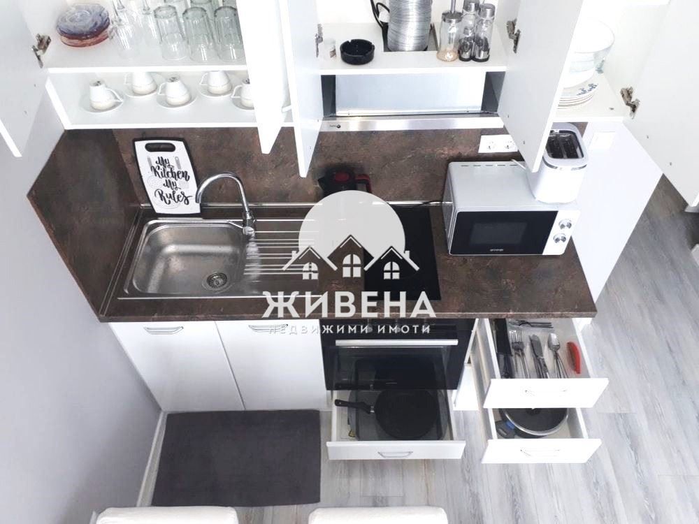 Продавам 2-стаен апартамент, в Идеален център на Варна