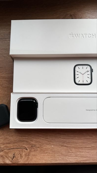 Срочно продам Apple watch 7 45мм в идеальном состоянии