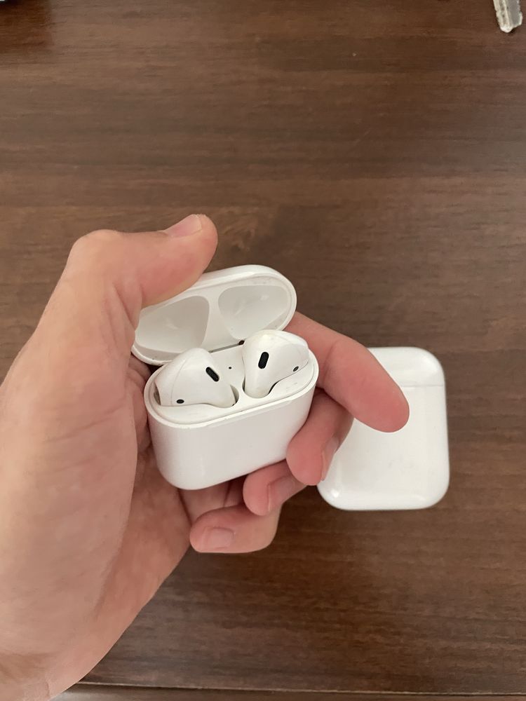 AirPods 1 и AirPods 2 продам