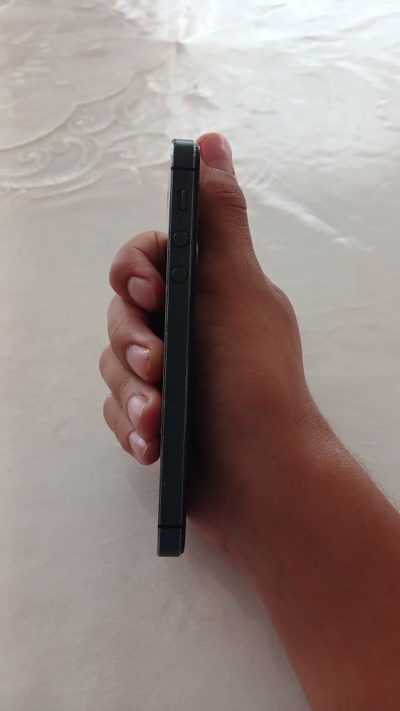 iPhone 5 32GB TU/A — iCloud toza, holati yaxshi