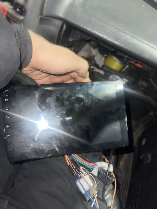 1 плоншет андройд.   1 магинотола jvc