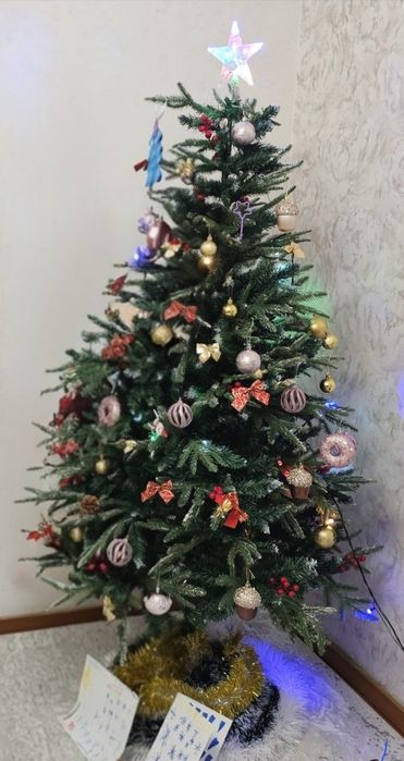 Продам ёлку искуственную