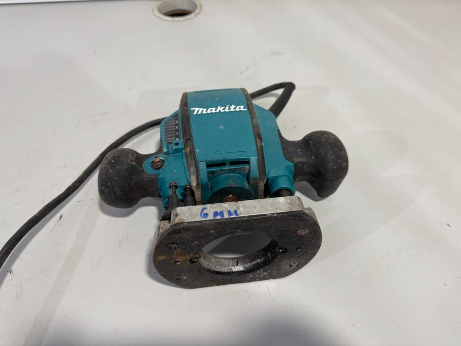 Оберфреза - Makita 900 W /110 V /6mm