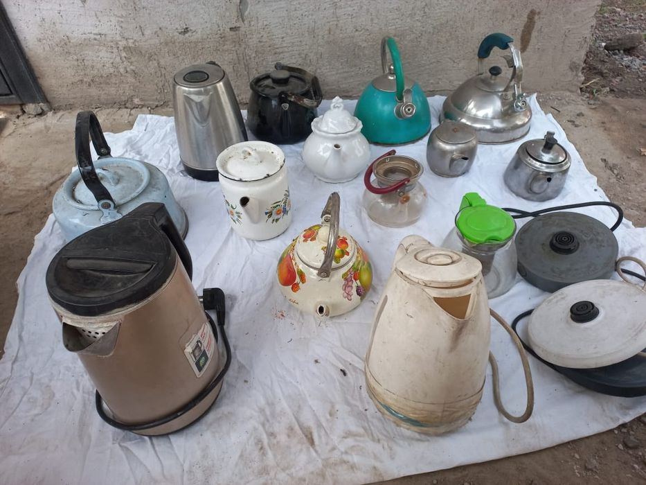 Продам чайники большие и маленькие