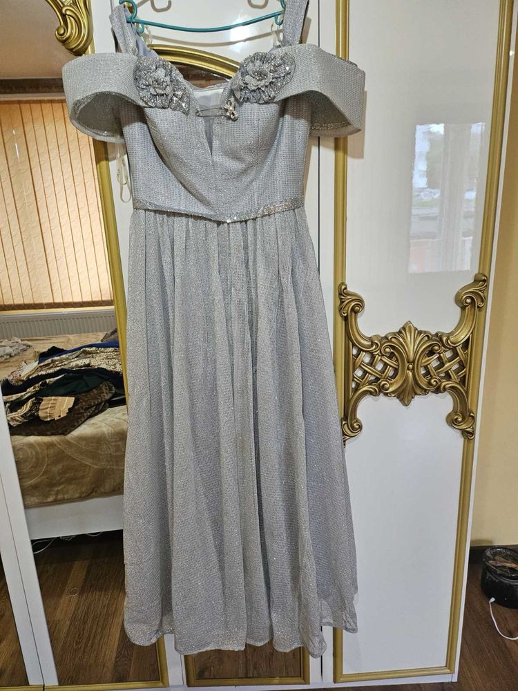 Официална рокля L- XL