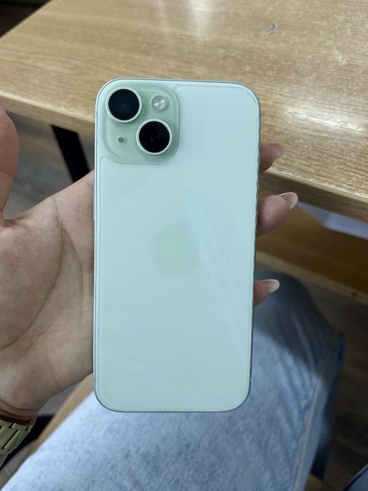 ~ Vand IPhone 15 { Green } Full Box