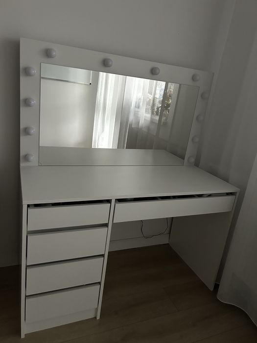 Masă de make-up Hollywood